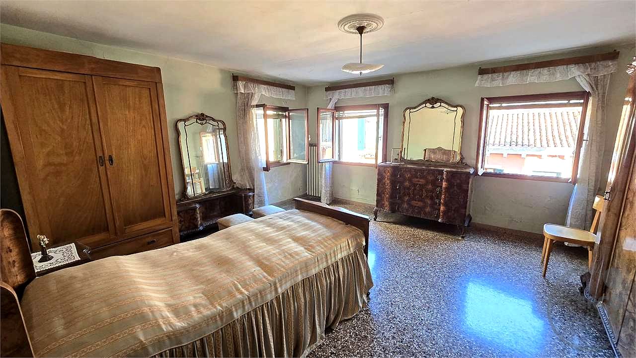 Appartamento terzo ultimo piano 136 mq. Cannaregio Ve.