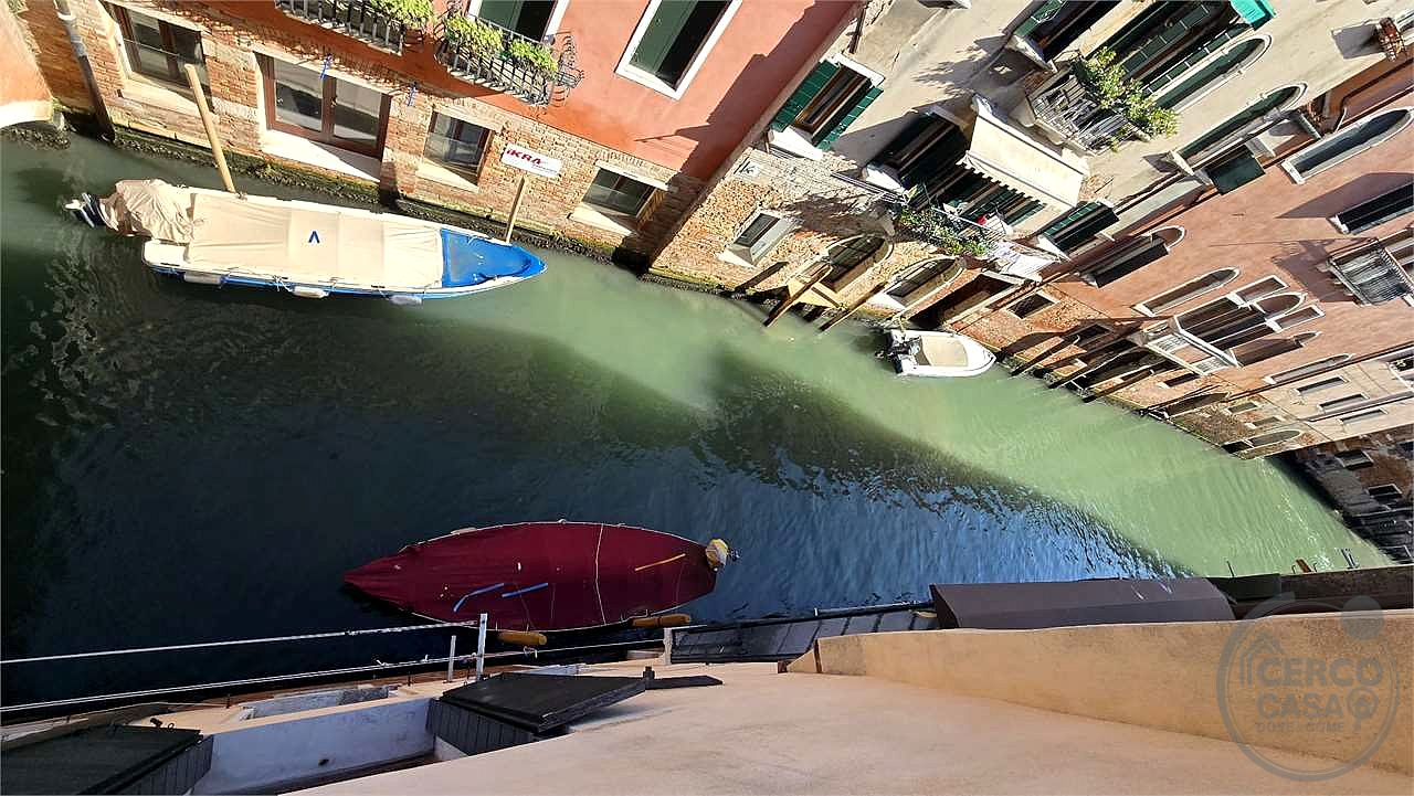 Appartamento terzo ultimo piano 136 mq. Cannaregio Ve.