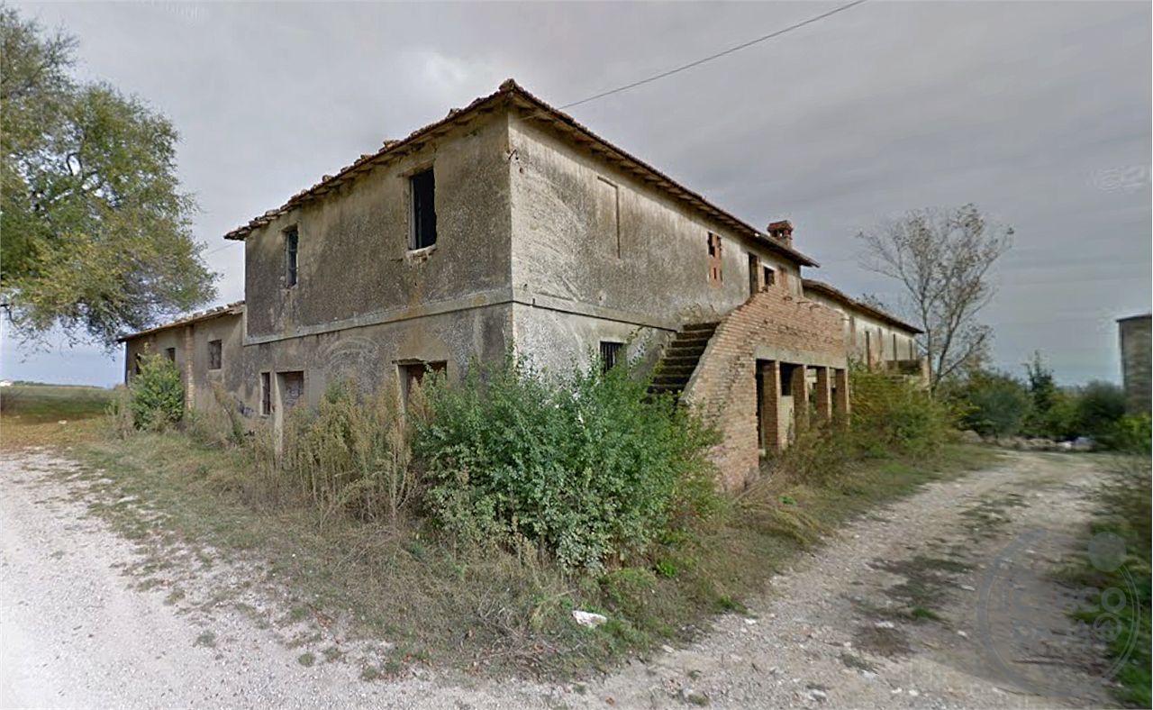Rustico casale con annessi