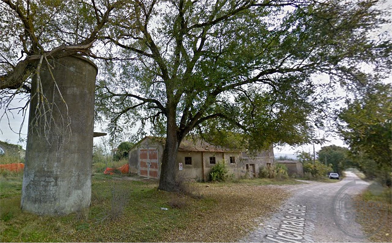 Rustico casale con annessi