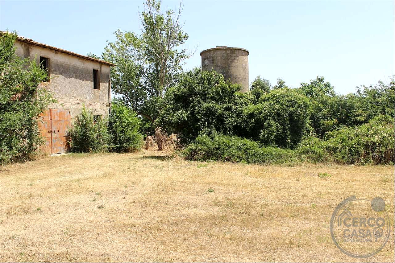 Rustico casale con annessi