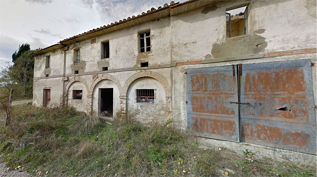 Antico Casale con Annesso Rurale da Ristrutturare