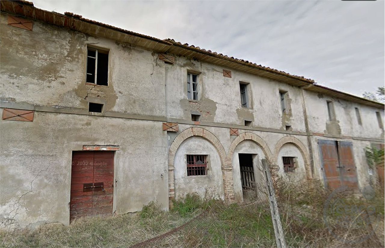 Antico Casale con Annesso Rurale da Ristrutturare