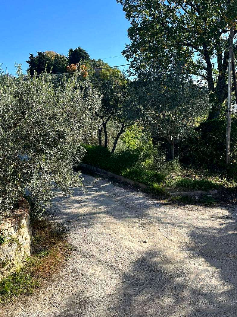 Porzione di casale arredato in vendita tra le colline umbre