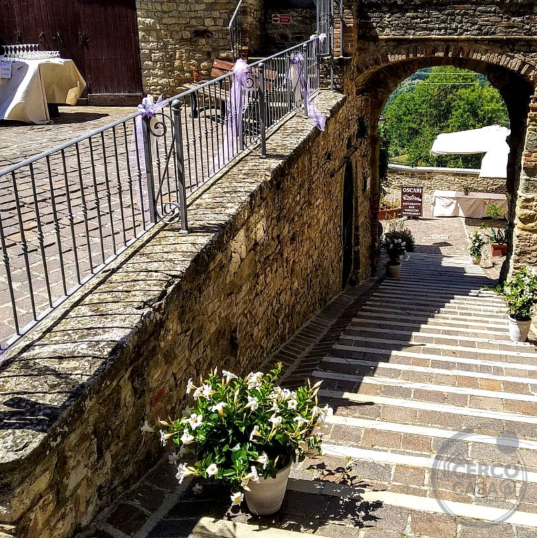 Vendesi Ristorante con Bar, Tabaccheria e Mini-Market – Monte Santa Maria Tiberina (PG)