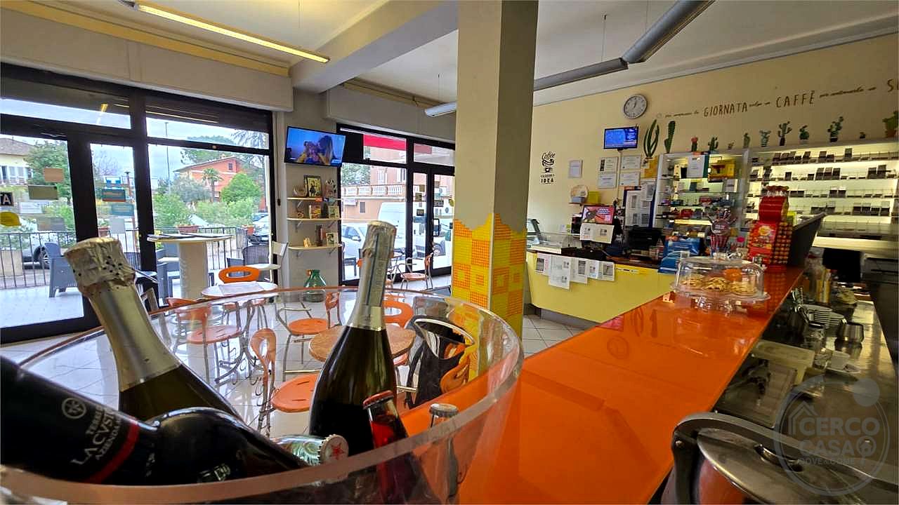 Vendesi Bar Tabacchi Strada Pievaiola Località Castel del Piano Pg - Corciano