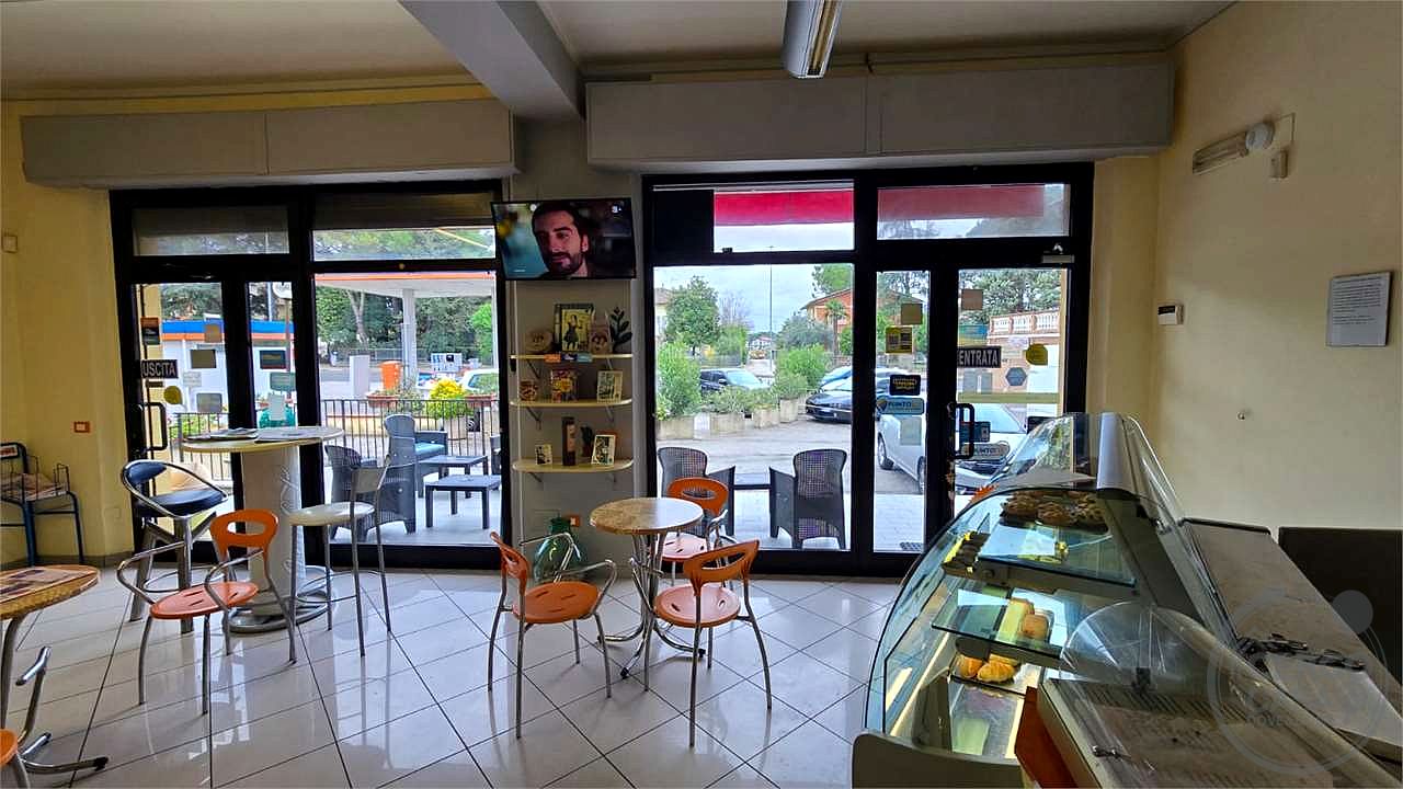 Vendesi Bar Tabacchi Strada Pievaiola Località Castel del Piano Pg