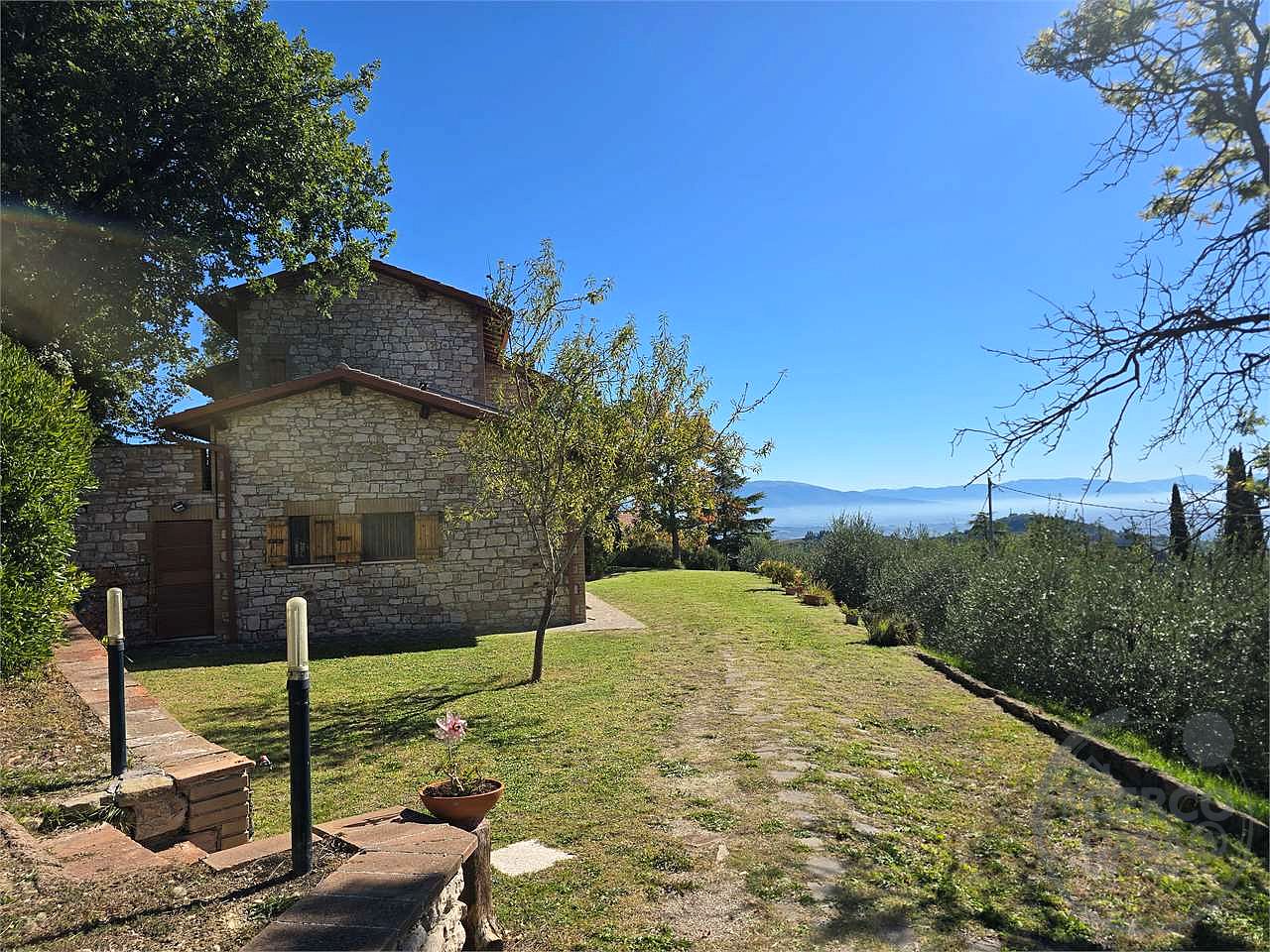 Casolare in pietra panoramico