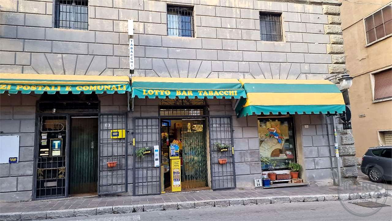 Locale commerciali in vendita ottima visibilità a Magione - Magione