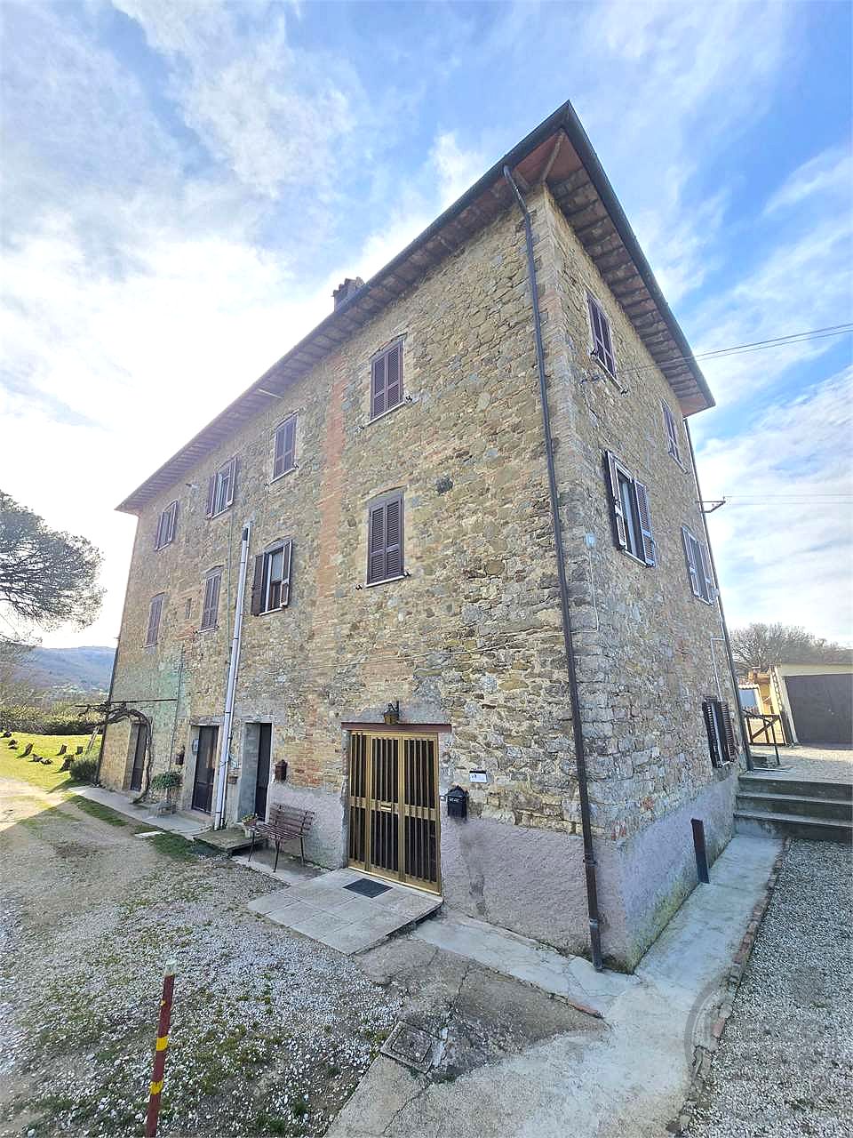 Magione - in zona residenziale e campagna