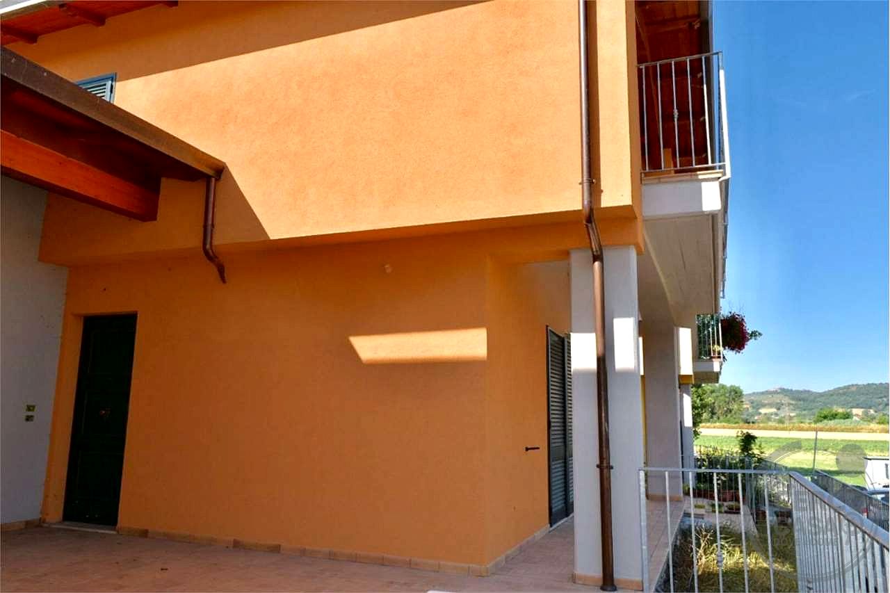 porzione di trifamiliare nuova