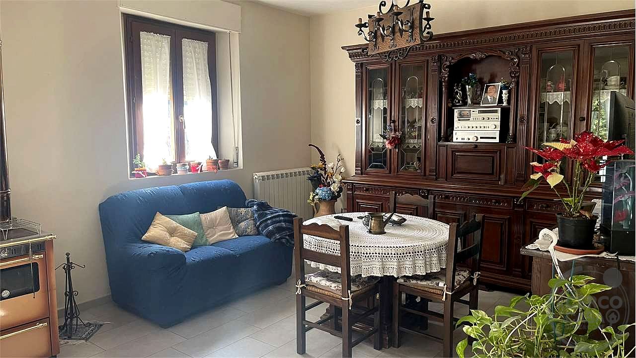 ZONA PREPO Casa singola con due appartamenti e ampio terreno privato