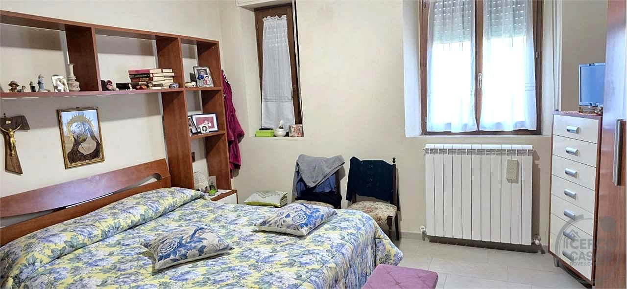 ZONA PREPO Casa singola con due appartamenti e ampio terreno privato