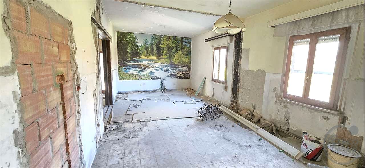 ZONA PREPO Casa singola con due appartamenti e ampio terreno privato