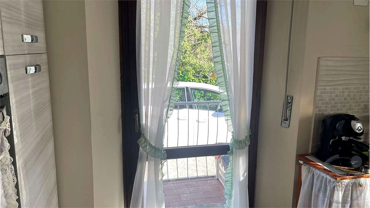 ZONA PREPO Casa singola con due appartamenti e ampio terreno privato