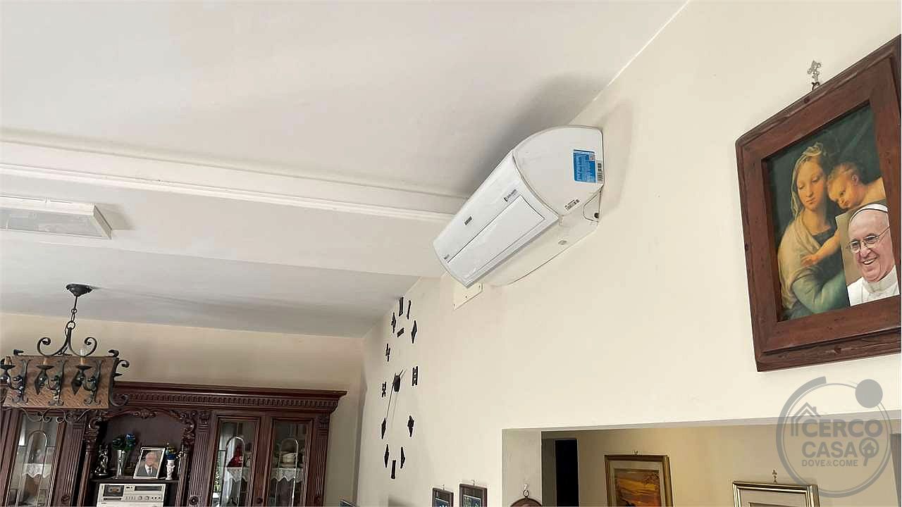 ZONA PREPO Casa singola con due appartamenti e ampio terreno privato
