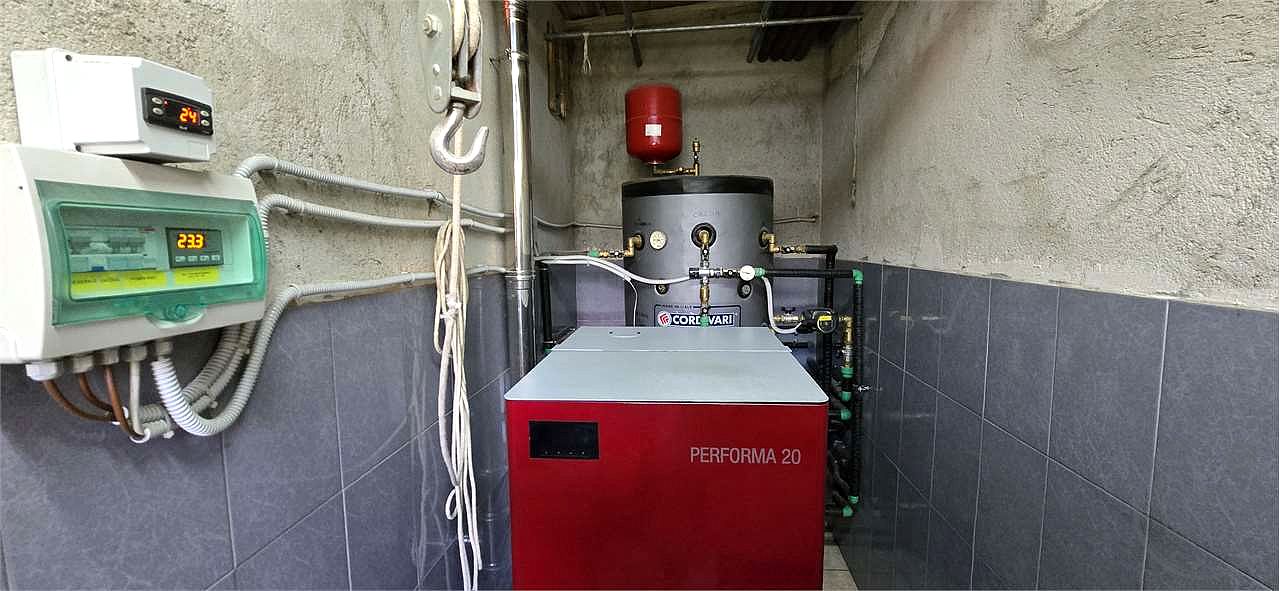 Casolare di campagna con terreno privato – Piccione, Perugia