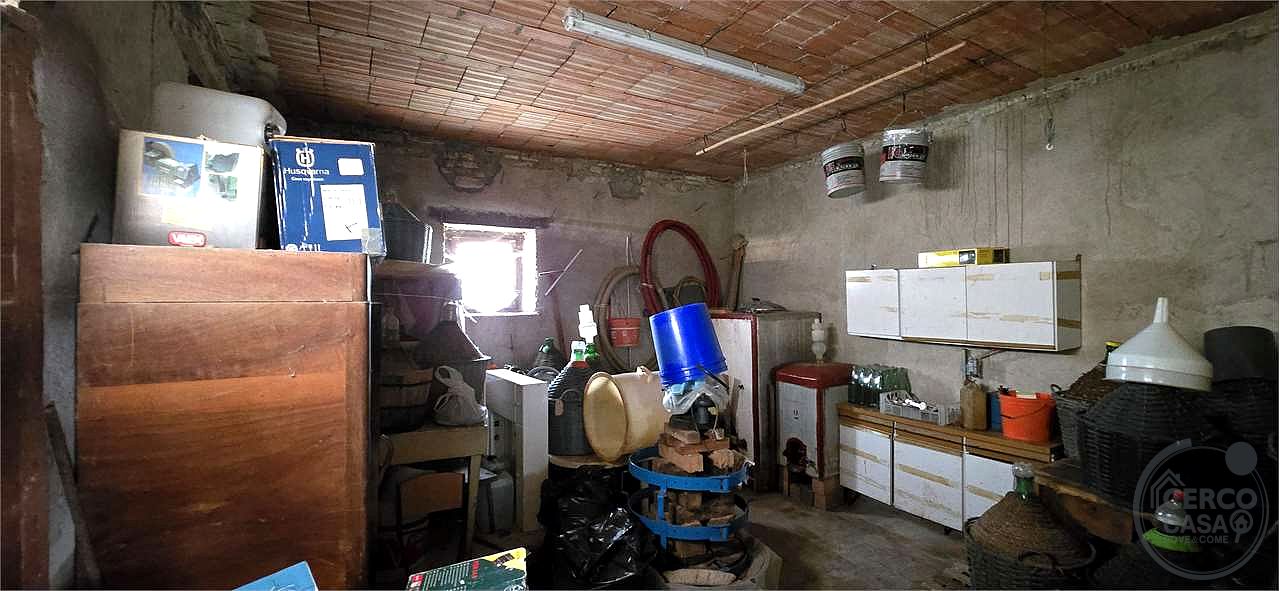 Casolare di campagna con terreno privato – Piccione, Perugia