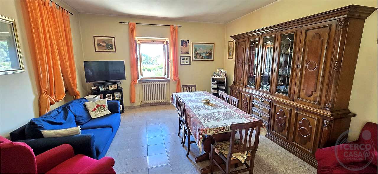 Casolare di campagna con terreno privato – Piccione, Perugia
