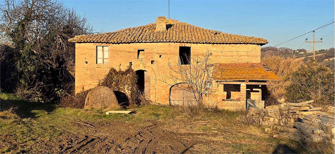 Casolare da ristrutturare a Montefalco (PG)