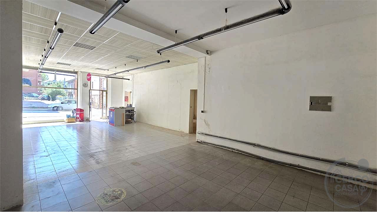 Locale commerciale 140 mq Viale San Sisto Perugia