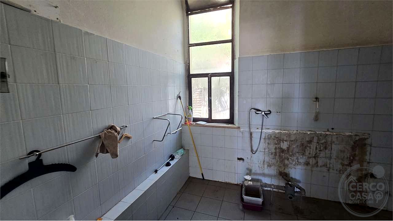 Locale commerciale 140 mq Viale San Sisto Perugia