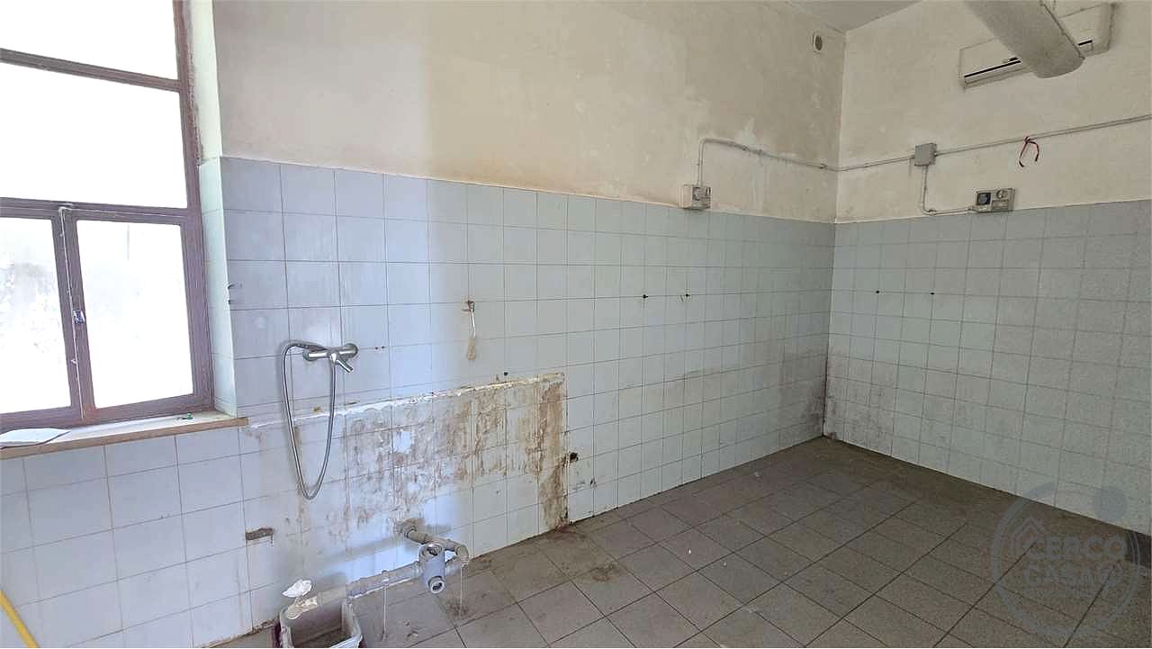 Locale commerciale 140 mq Viale San Sisto Perugia