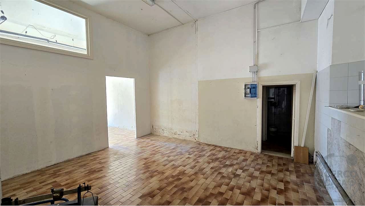 Locale commerciale 140 mq Viale San Sisto Perugia