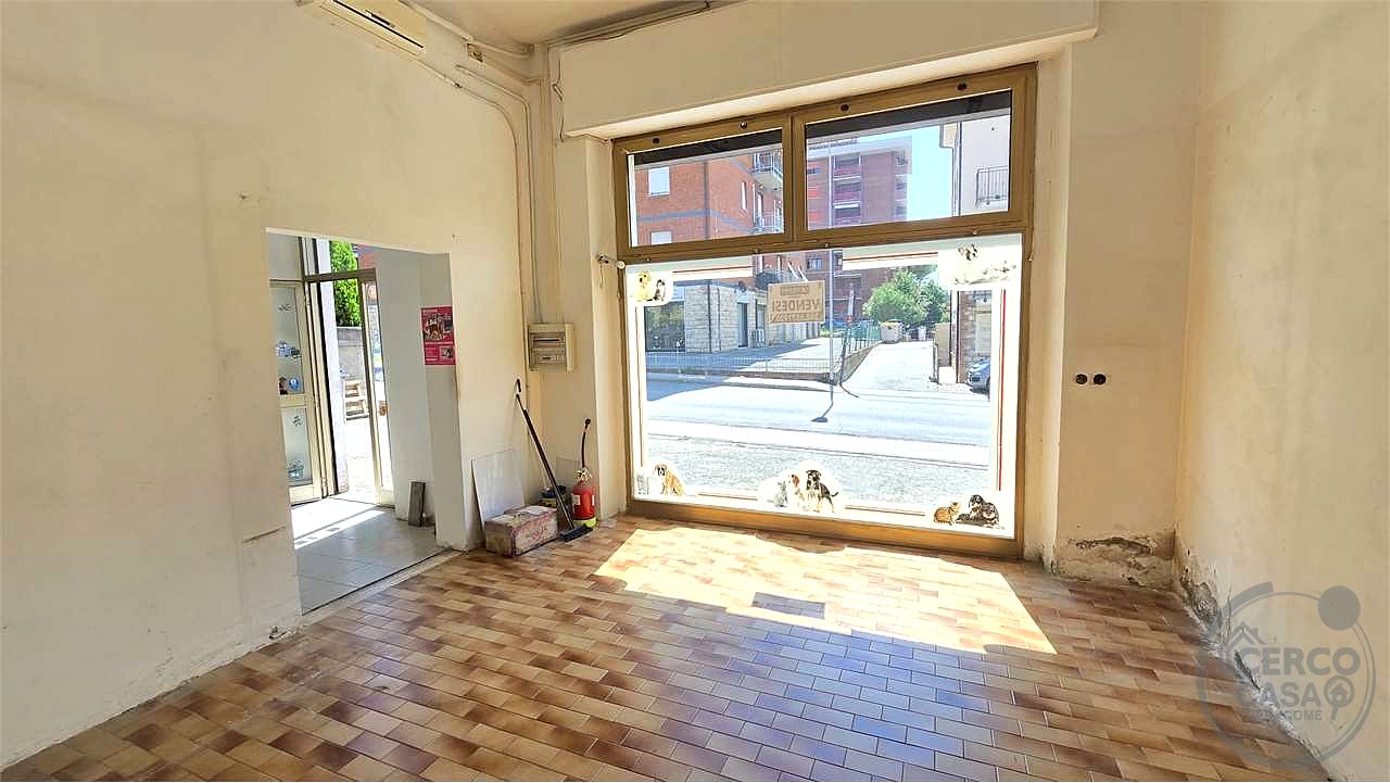 Locale commerciale 140 mq Viale San Sisto Perugia