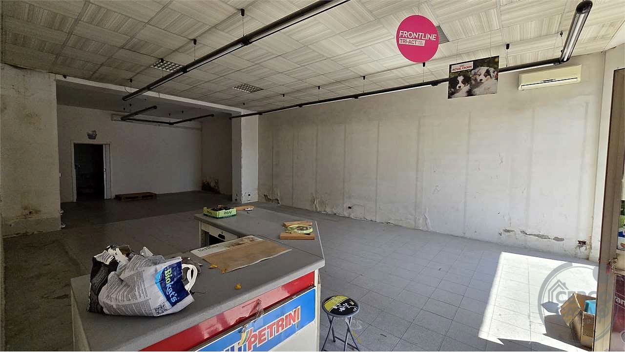 Locale commerciale 140 mq Viale San Sisto Perugia
