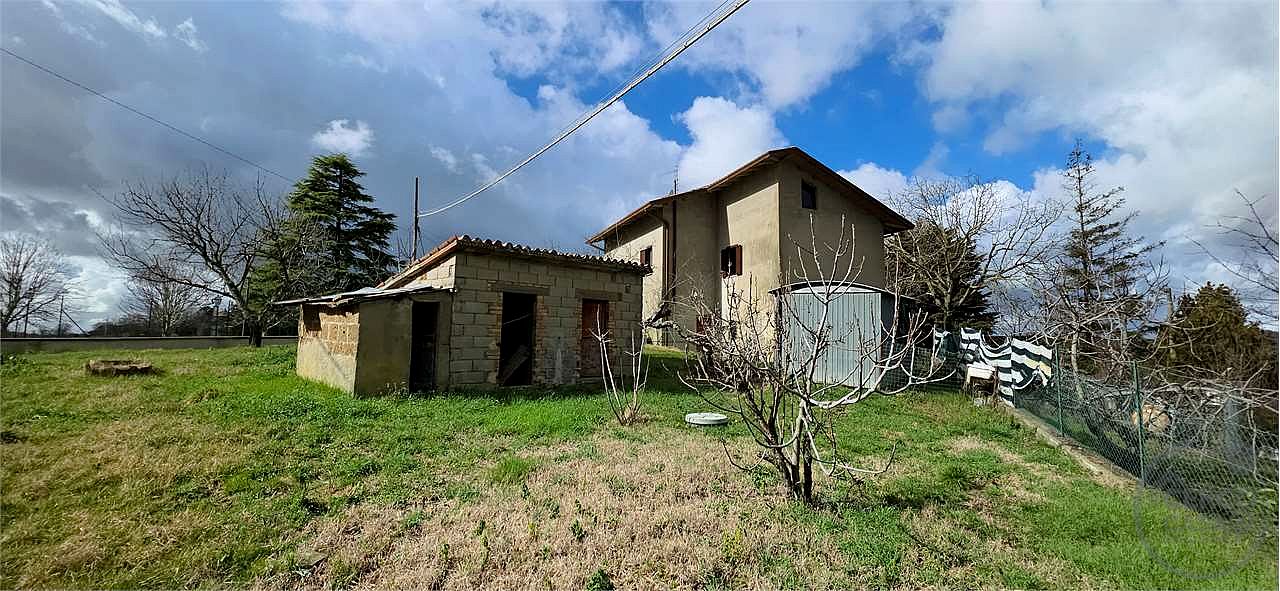 Casa unifamiliare in vendita a Gubbio – impianto fotovoltaico 6Kw