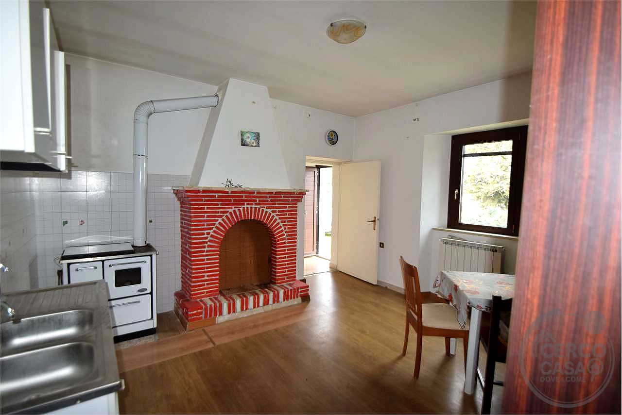 Casa unifamiliare in vendita a Gubbio – impianto fotovoltaico 6Kw