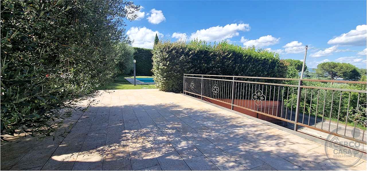 Prestigiosa villa indipendente parco, piscina e vista panoramica