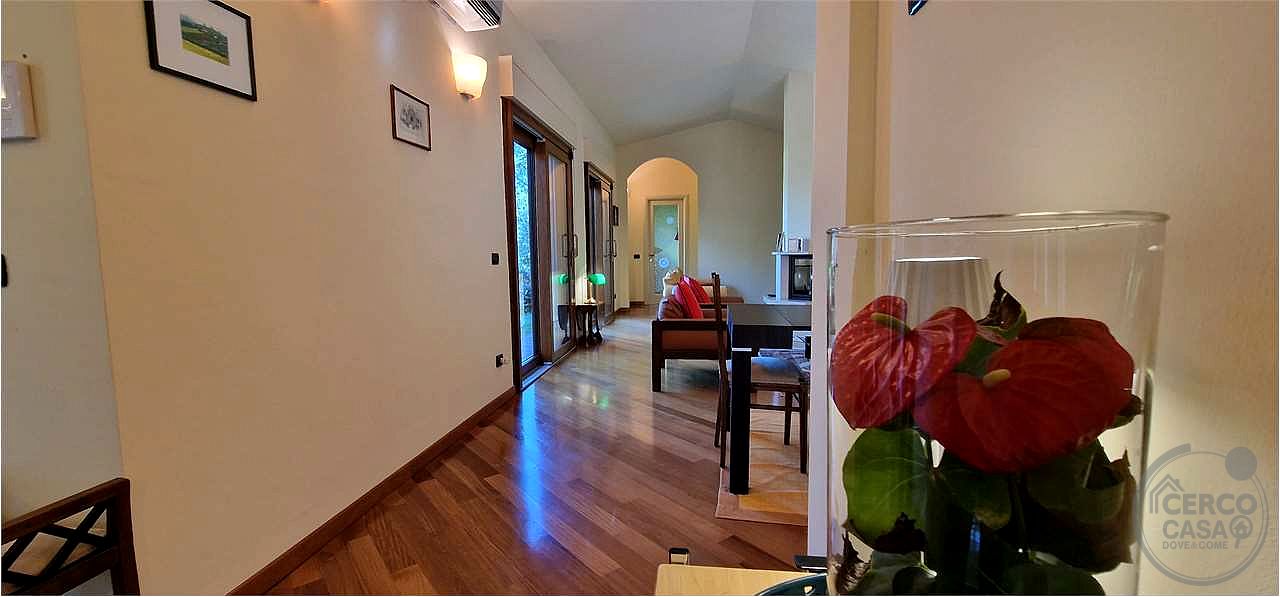 Prestigiosa villa indipendente parco, piscina e vista panoramica