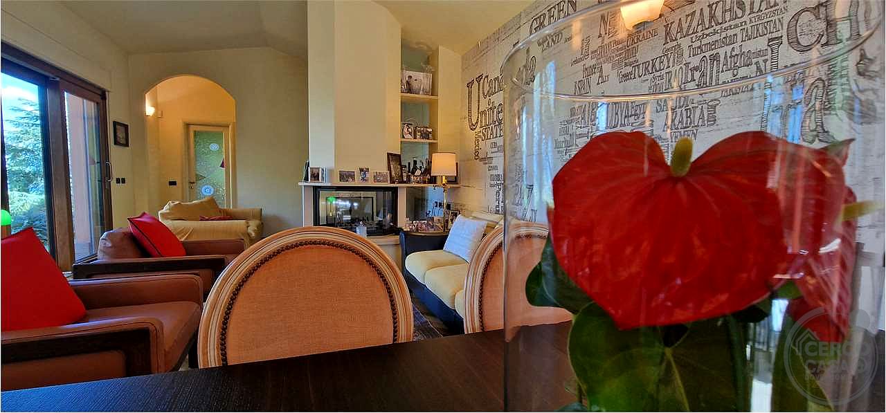 Prestigiosa villa indipendente parco, piscina e vista panoramica