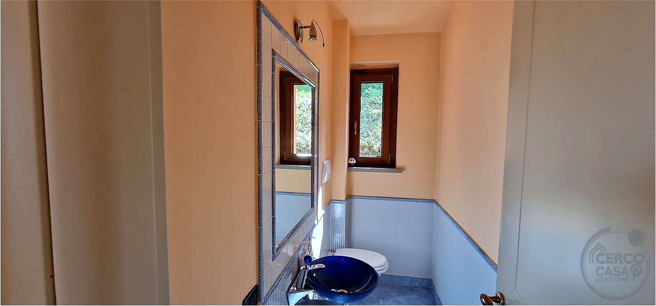 Prestigiosa villa indipendente parco, piscina e vista panoramica