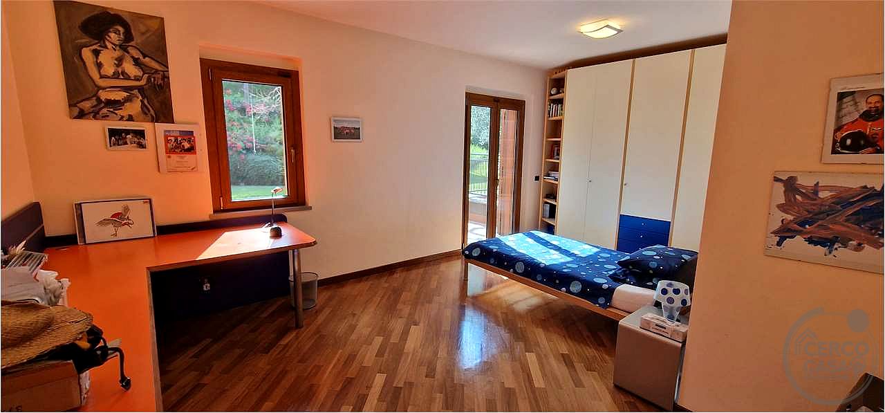 Prestigiosa villa indipendente parco, piscina e vista panoramica