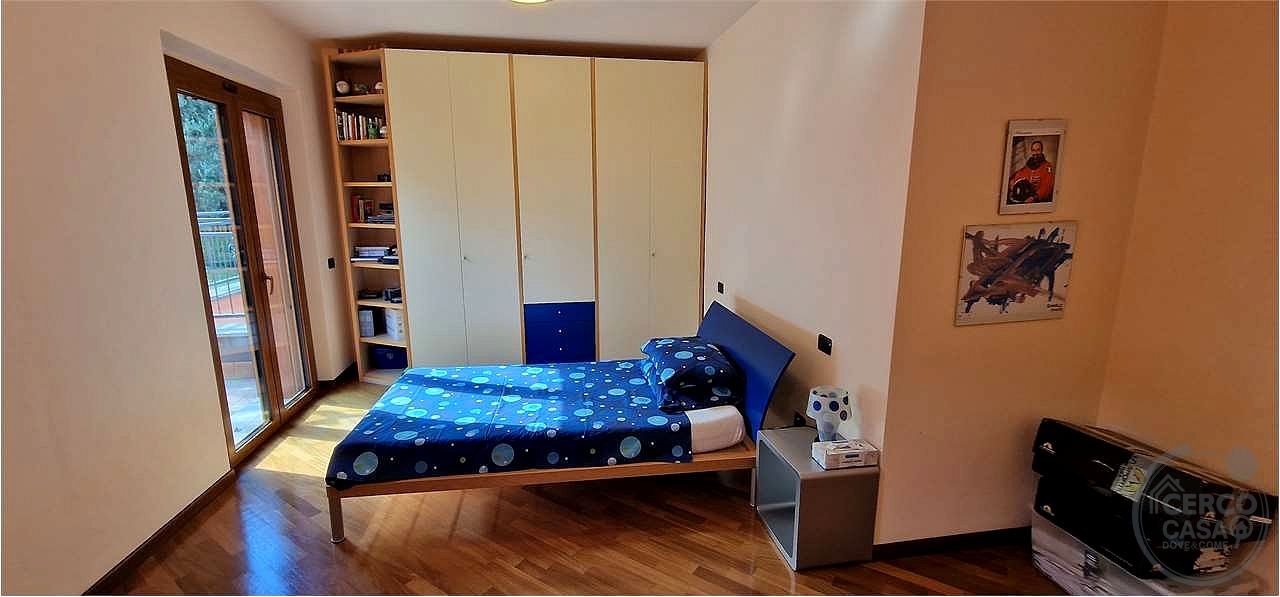 Prestigiosa villa indipendente parco, piscina e vista panoramica