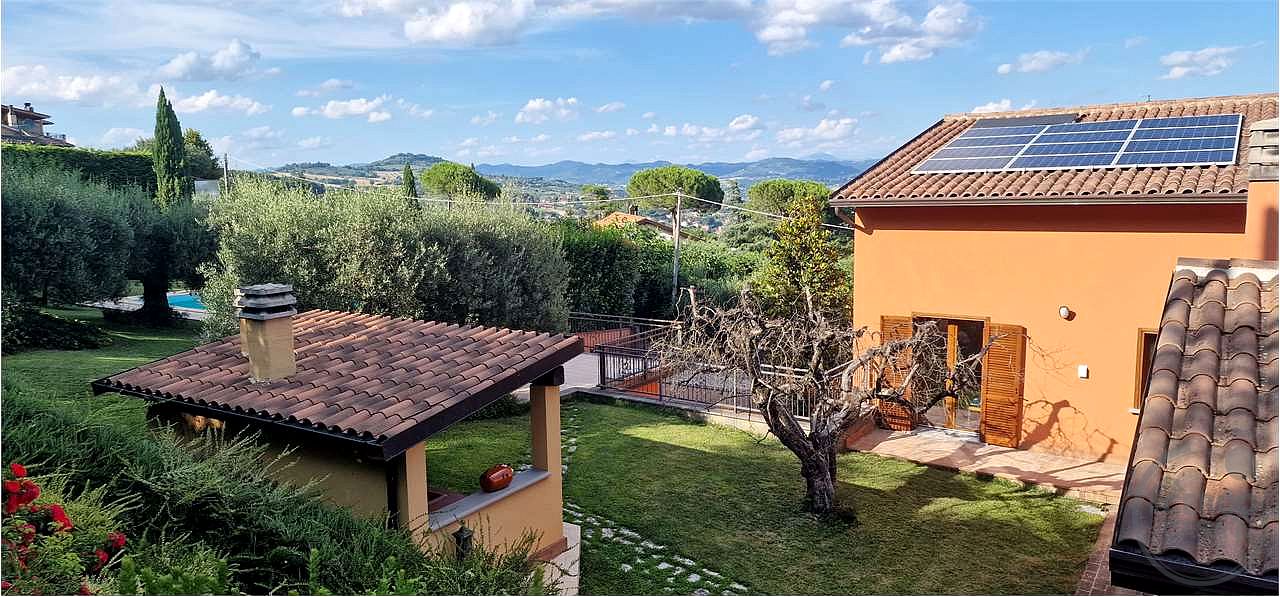 Prestigiosa villa indipendente parco, piscina e vista panoramica