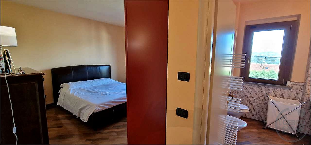 Prestigiosa villa indipendente parco, piscina e vista panoramica