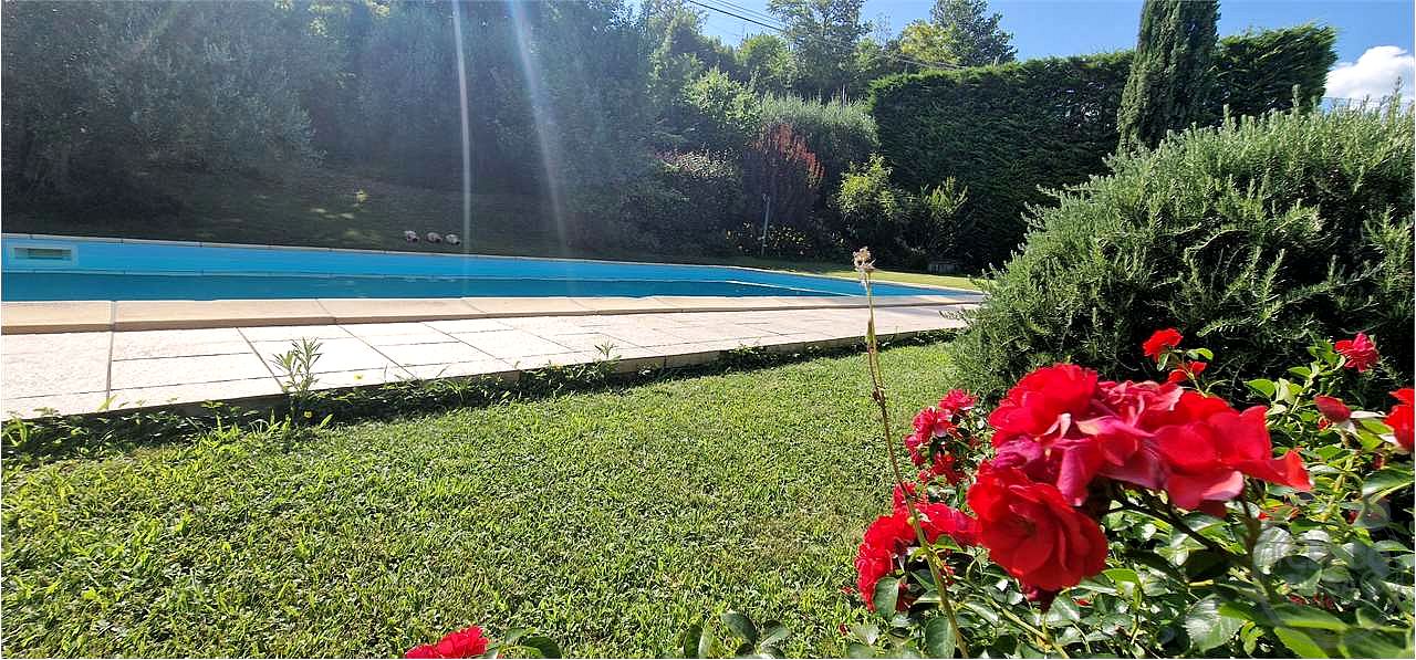 Prestigiosa villa indipendente parco, piscina e vista panoramica