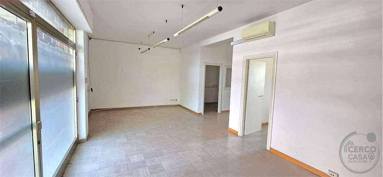 Affittasi locale commerciale a Perugia – Via G. Frenguelli