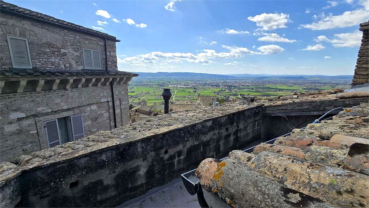 Appartamento su due piani in vendita centro storico Assisi