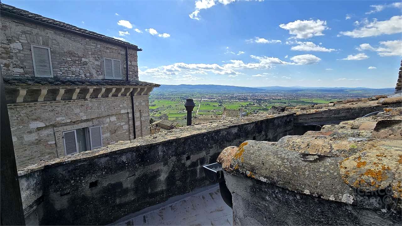 Appartamento su due piani in vendita centro storico Assisi