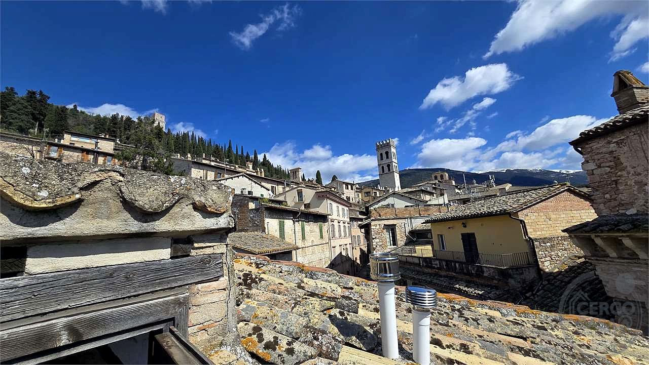 Appartamento su due piani in vendita centro storico Assisi