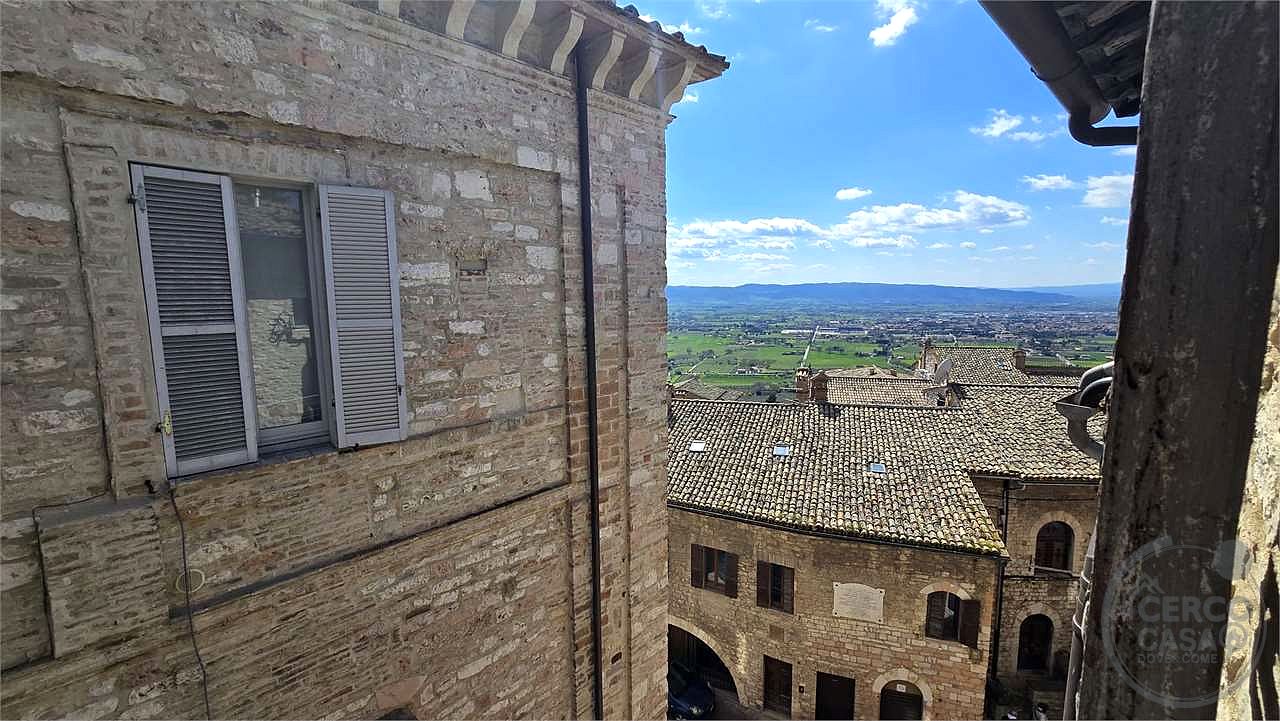 Appartamento su due piani in vendita centro storico Assisi