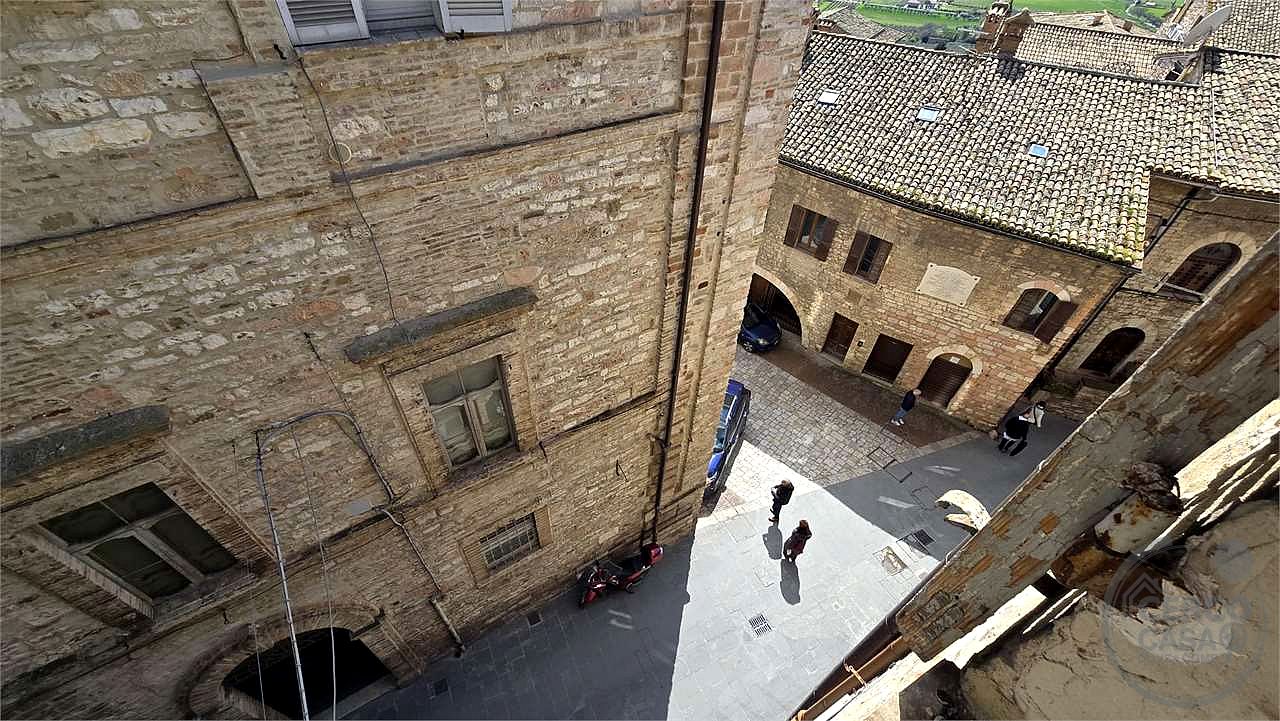 Appartamento su due piani in vendita centro storico Assisi