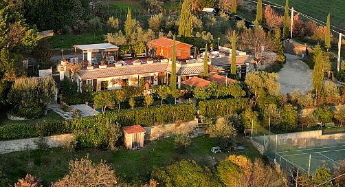 Casale in vendita con piscina a Montebitorno Magione Umbria - Magione