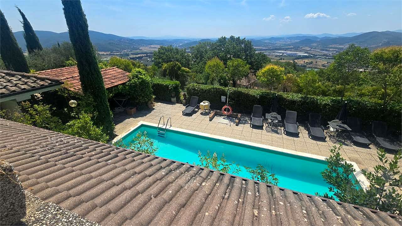 Casale in vendita con piscina a Montebitorno Magione Umbria