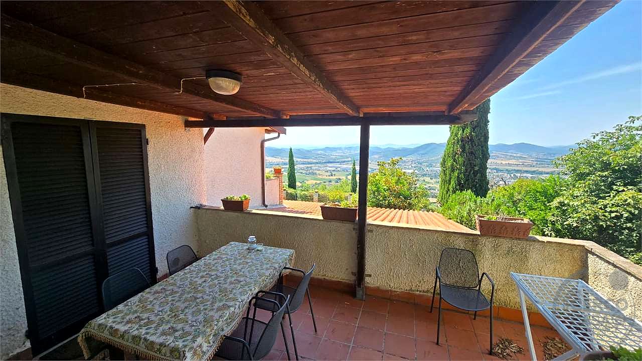 Casolari del Cardellino due unità indipendenti già suddivise Magione Umbria